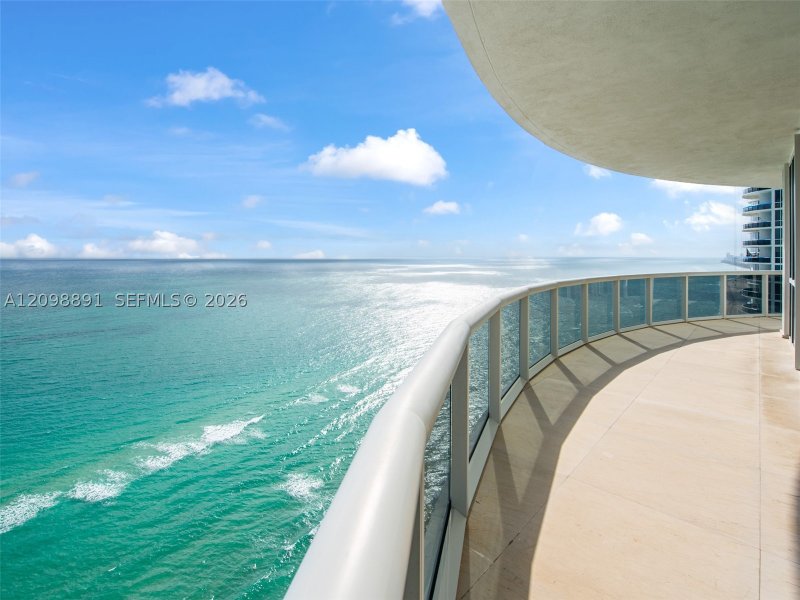 Comprar apartamento en Trump Tower Two 2801