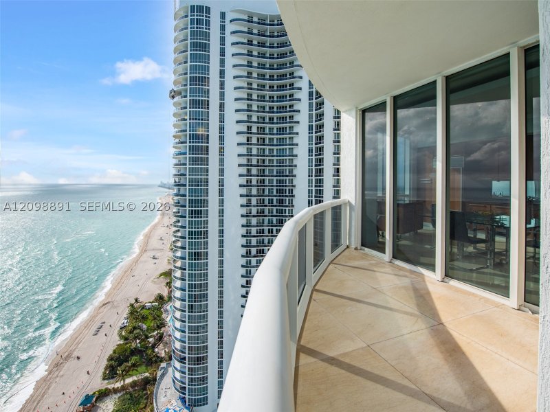 Comprar apartamento en Trump Tower Two 2801