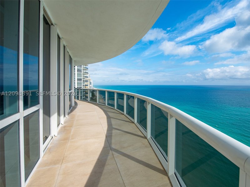 Comprar apartamento en Trump Tower Two 2801