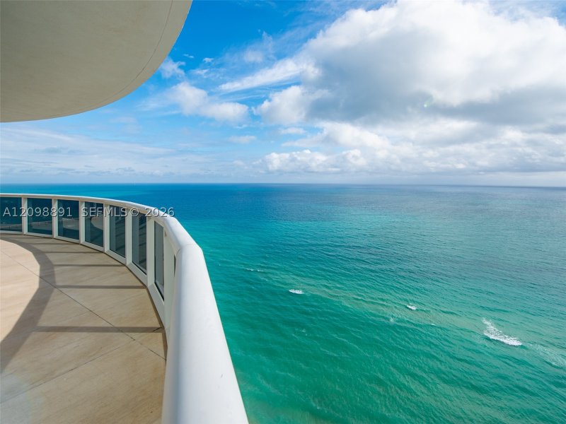 Comprar apartamento en Trump Tower Two 2801
