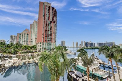 Comprar apartamento en Aventura Marina II 410