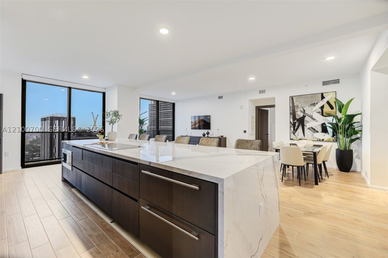 Comprar apartamento en The Elser Hotel and Residences 3718-3719