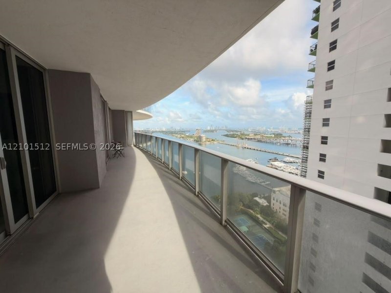 Aluguel de apartamento no Aria on The Bay 2710