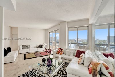 Comprar apartamento no Mystic Pointe 300 PH3