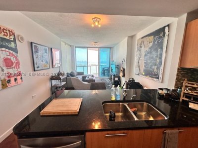 Alquiler de apartamento en Platinum Condo 1704