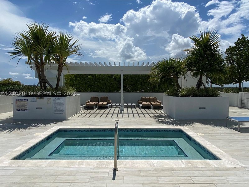 Apartment for rent at Baltus House 1404