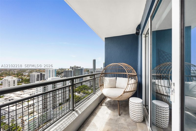Apartment for rent at Infinity on Brickell 2417