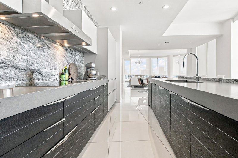 Condo for sale at Epic Miami 5302