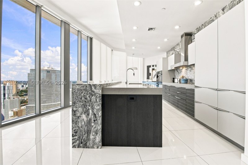Condo for sale at Epic Miami 5302