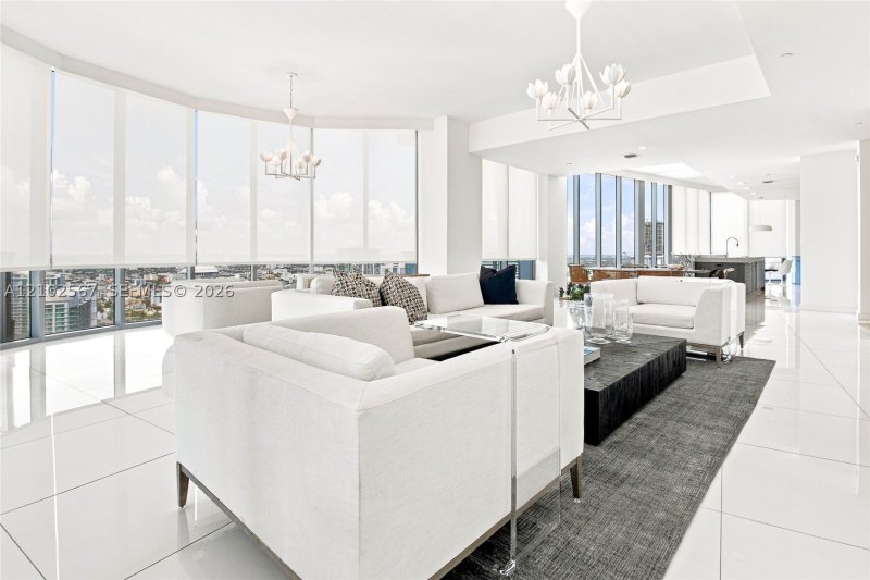 Condo for sale at Epic Miami 5302