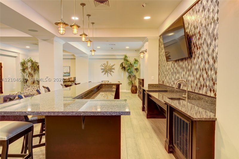 Condo for sale at The Wave Condo 1006