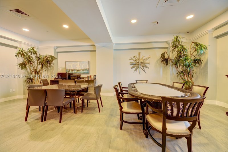 Condo for sale at The Wave Condo 1006