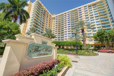 The Wave Condo Apt #1006