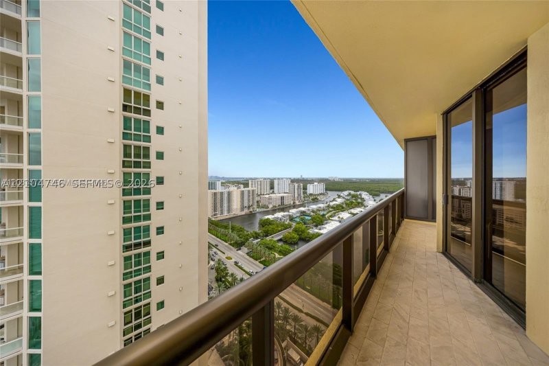 Comprar apartamento no Sayan 2502