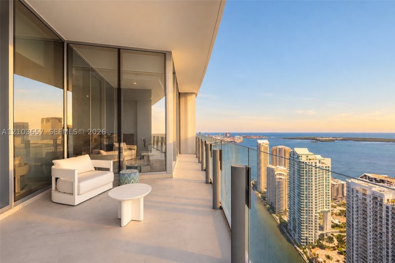 Aluguel de apartamento no Aston Martin Residences 5205W