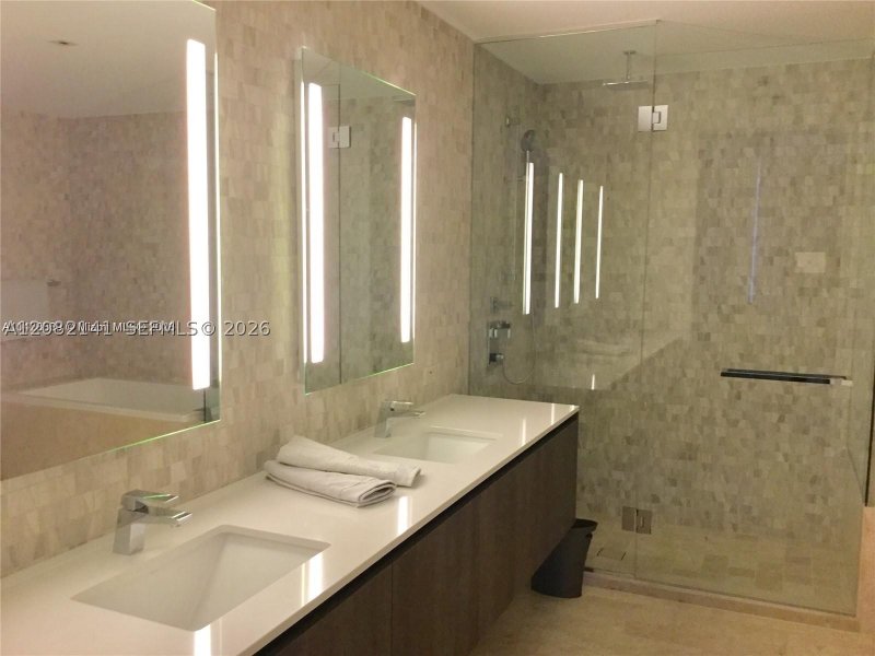 Aluguel de apartamento no Brickell City Centre Rise 2605
