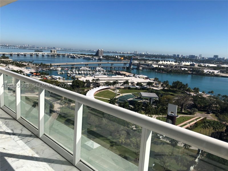 Aluguel de apartamento no 50 Biscayne 2102