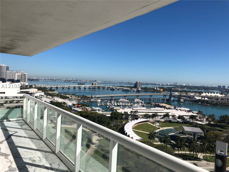 Aluguel de apartamento no 50 Biscayne 2102