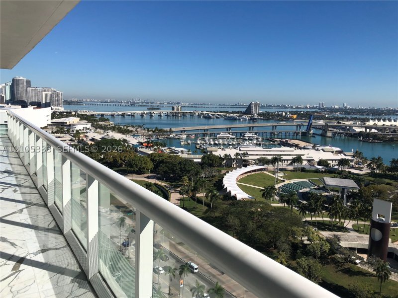 Aluguel de apartamento no 50 Biscayne 2102