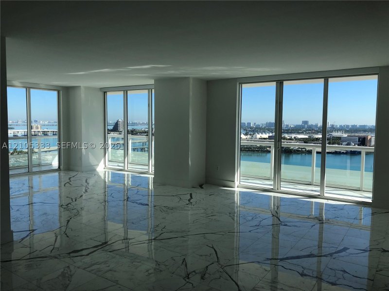 Aluguel de apartamento no 50 Biscayne 2102