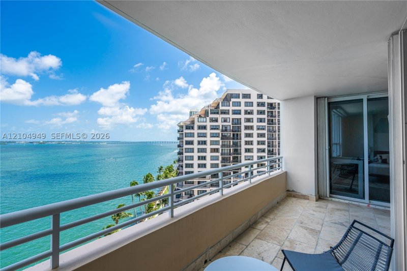 Condo for sale at Two Tequesta Point 1006