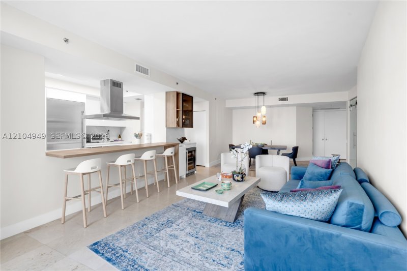 Condo for sale at Two Tequesta Point 1006