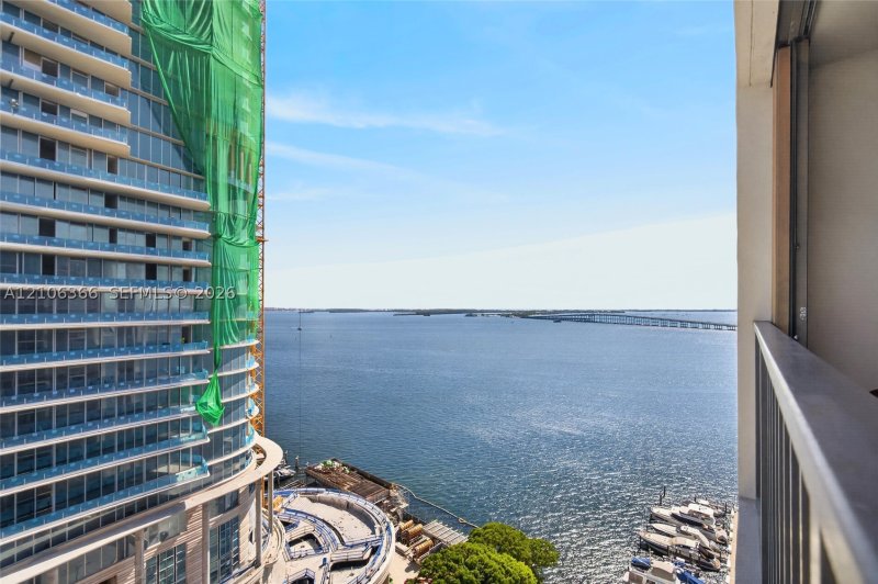 Comprar apartamento en Brickell Place III A2004