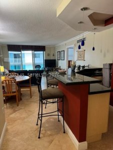 Aluguel de apartamento no The Collins Condo 810