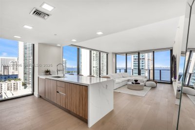 Comprar apartamento no Icon Bay 1801