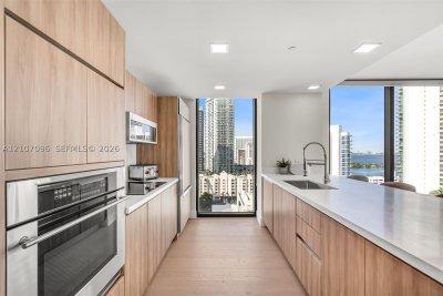 Comprar apartamento no Icon Bay 1801