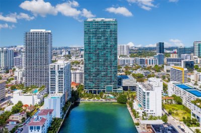Comprar apartamento no Icon Bay 1801