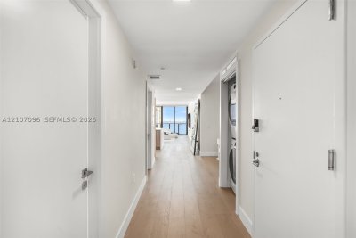 Comprar apartamento no Icon Bay 1801