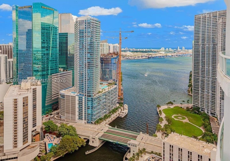 Comprar apartamento en Brickell on the River South 2417