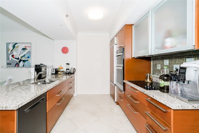 Comprar apartamento no Beach Club Two 3511