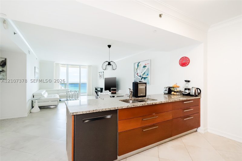 Comprar apartamento no Beach Club Two 3511