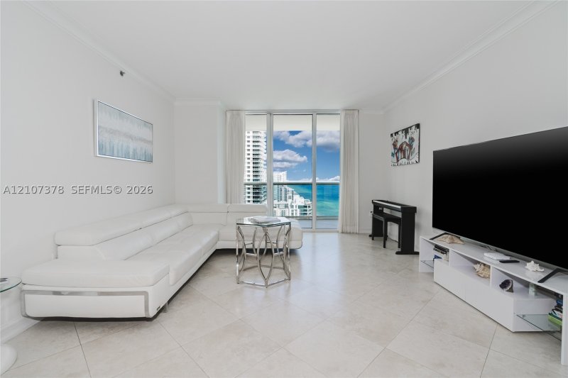 Comprar apartamento no Beach Club Two 3511