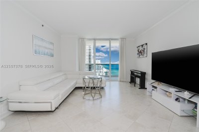 Comprar apartamento no Beach Club Two 3511