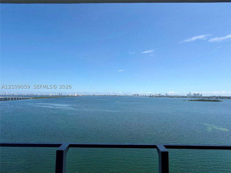 Aluguel de apartamento no Biscayne Beach 1106