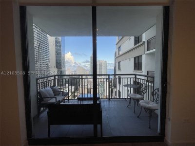 Aluguel de apartamento no Nine at Mary Brickell Village 3207