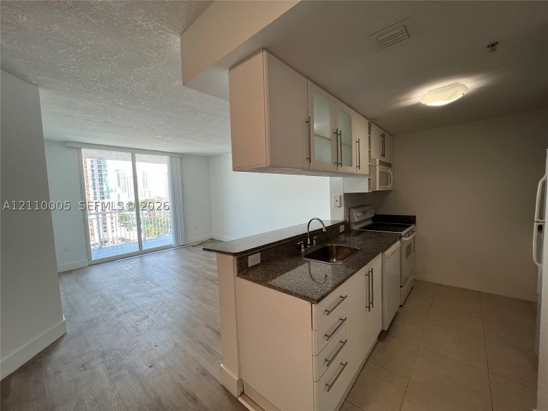 Condo for sale at 1800 Biscayne Plaza 1101