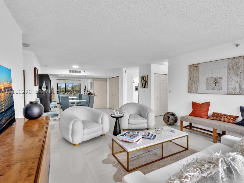Comprar apartamento no Mystic Pointe 500 303
