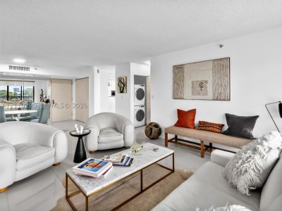 Comprar apartamento no Mystic Pointe 500 303
