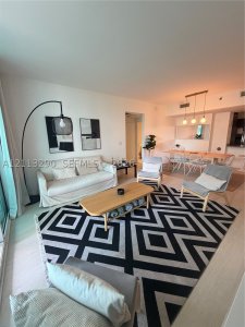 Alquiler de apartamento en The Plaza Tower II 405
