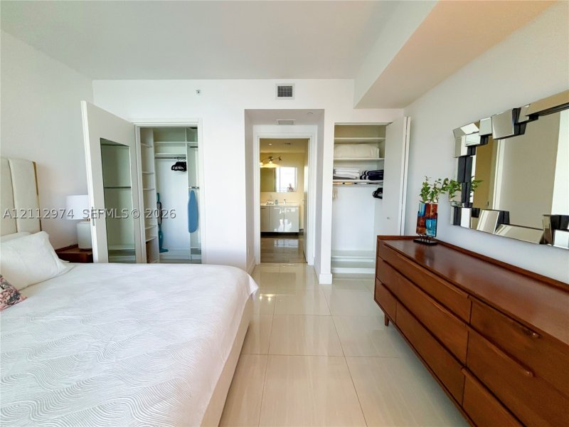 Apartment for rent at Brickell House Condo 2707
