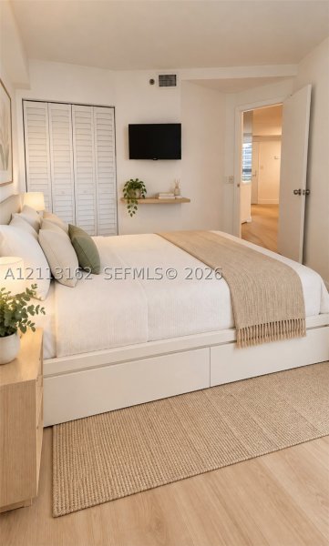 Condo for sale at Mystic Pointe 300 703