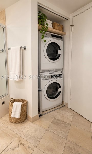 Condo for sale at Mystic Pointe 300 703