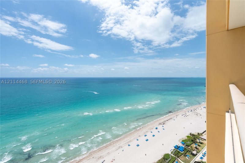 Condo for sale at Mansions at Acqualina 2501