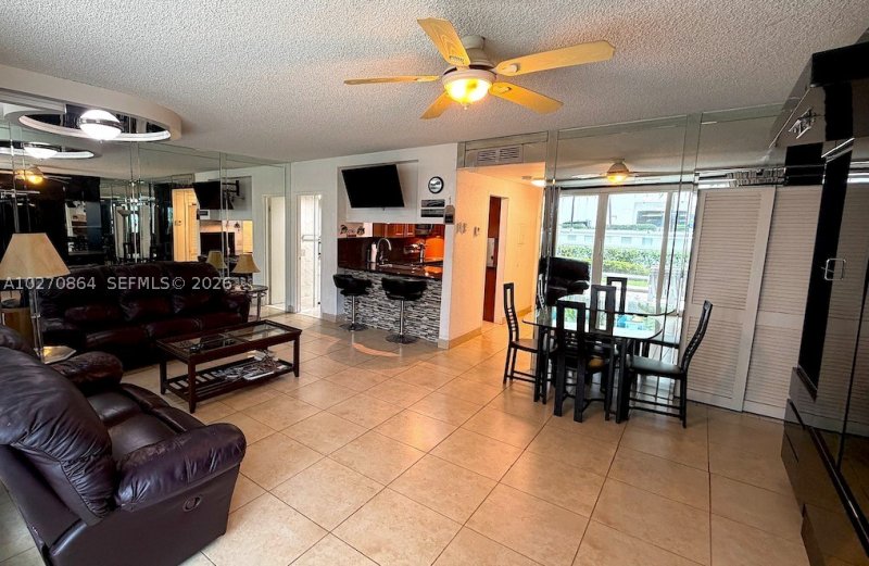 Apartment for rent at Alexander Towers 104