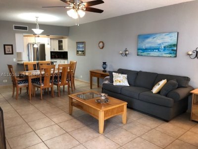 Aluguel de apartamento no Alexander Towers 1115
