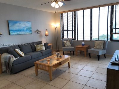 Aluguel de apartamento no Alexander Towers 1115
